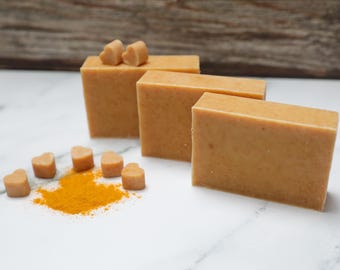 Sapone artigianale al latte di capra e curcuma, realizzato artigianalmente con ingredienti completamente naturali, 100 g