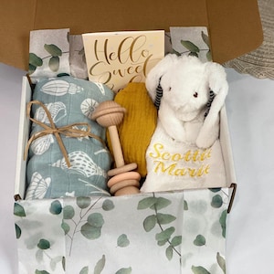 Baby shower gift box, personalized baby keepsake, newborn gift set, new baby girl gift, new baby boy gift, gender neutral custom gift set