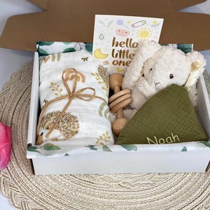 Baby shower gift box, personalized baby keepsake, newborn gift set, new baby girl gift, new baby boy gift, gender neutral custom gift set