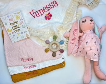 Caja de regalo para bebé personalizada, cesta de baby shower bordada personalizada, juego de regalo para bebé recién nacido