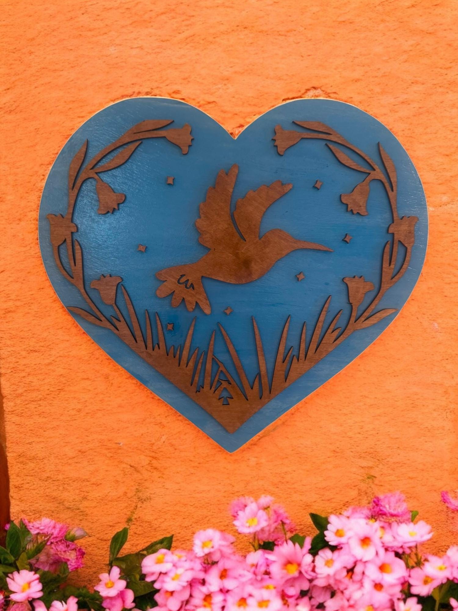 Wooden Hummingbird Heart Sign: Floral Nature Wall Decor - Thumbnail 2