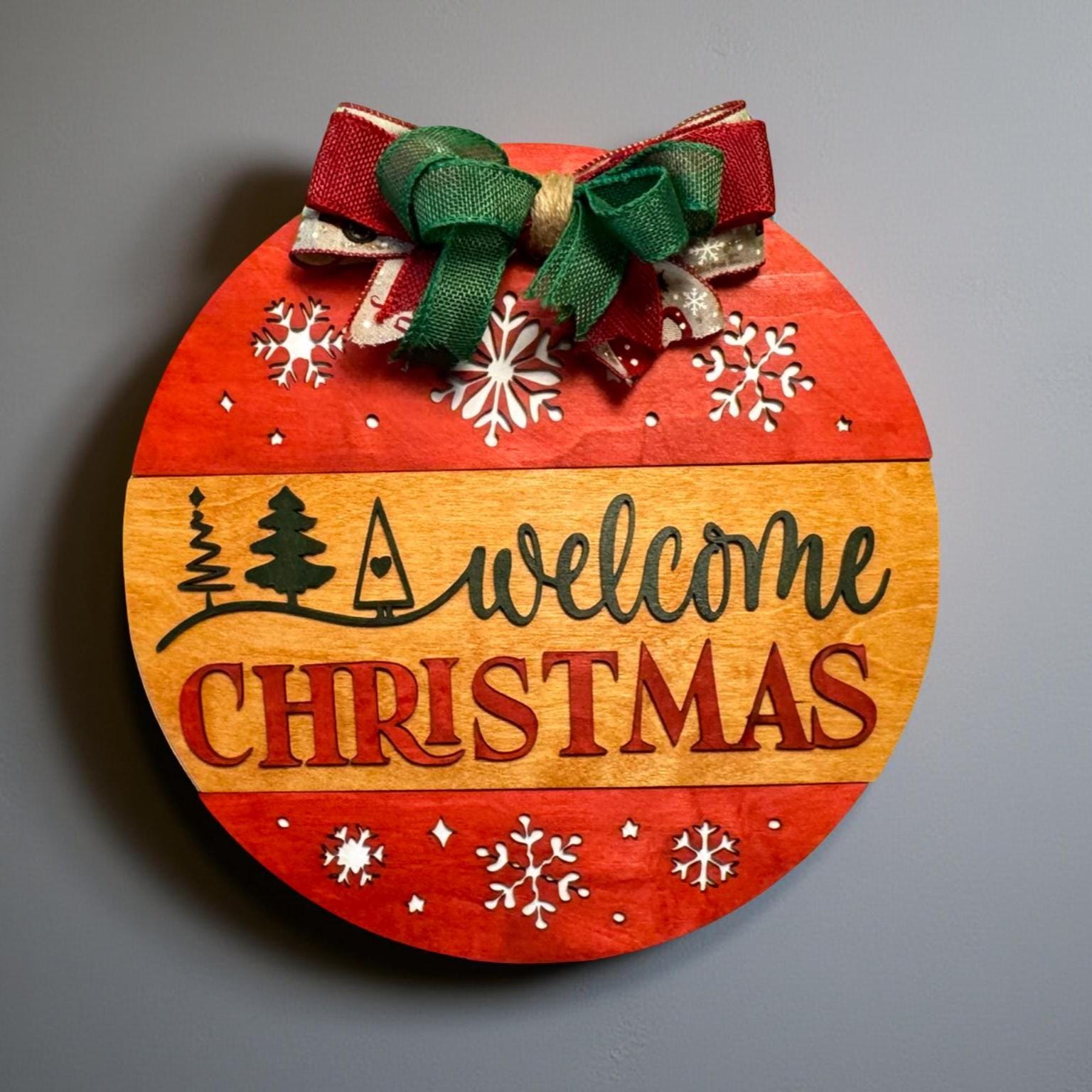 Welcome Christmas Sign – 14" Round Wooden Door Hanger – Layered Holiday Wall Decor with Snowflake Cutouts & Optional Bow - Thumbnail 4
