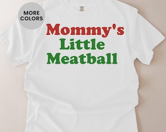 „Mommy's Little Meatball“ Comfort Colors Grafik-T-Shirt – Lustiger italienischer Familienhumor, Vintage-Foodie-Ästhetik, Trendiges Geschenk für Mama-Kultur-Liebhaber