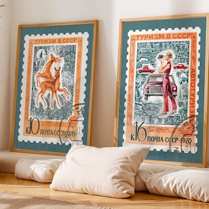 2er-Set Drucke, Vintage Reiseplakat, Die Sowjetunion 1970er Jahre Wandkunst, Vintage Plakat der Frau, die Fotos macht, Gazelle Briefmarke Kunst