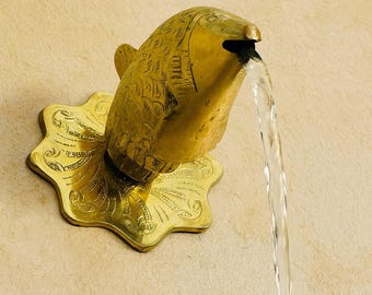 Caño de agua marroquí con forma de pez de latón: grifo artesanal ornamentado / Accesorio de latón de estilo árabe vintage para fuente o decoración de pared