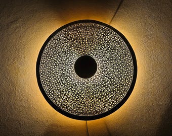 Lámpara colgante de pared marroquí de latón: lámpara bohemia artesanal con diseño intrincado, disponible en varios tamaños.