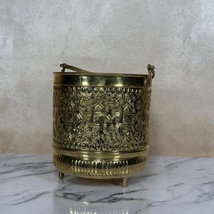 Handmade Moroccan Brass Trash Bin – Engraved Vintage Waste Basket for Bathroom, Office, Bedroom – Boho Etched Artisan Bin for Home Decor