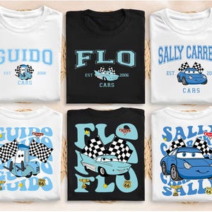 Pode incluir: Seis camisetas com designs tem&aacute;ticos de carros. As camisetas s&atilde;o brancas e pretas, com gr&aacute;ficos de carros de desenho animado e texto como "GUIDO", "FLO" e "SALLY CARRERA". Cada design inclui a palavra "CARS" e o ano "2006".