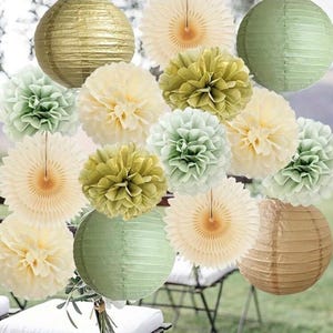 Decorazioni per feste color verde salvia, lanterne di carta velina color oro salvia, pompon di carta color crema, verde salvia per matrimoni, compleanni, addio al nubilato, baby shower, battesimo.