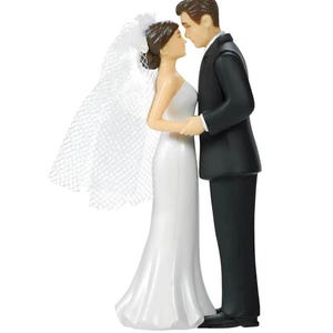 Elegant Bride & Groom Wedding Cake Plastic Topper with White Mesh Veil - 4.5” ,1 Piece - Perfect for Engagement Parties, Bridal Showers