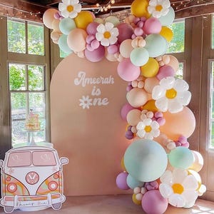 Kit ghirlanda di palloncini a forma di margherite - 155 pezzi, ghirlanda di palloncini pastello a forma di macaron con margherite bianche per feste di compleanno e baby shower in stile boho per due ragazze.