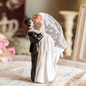 Modern Wedding Cake Toppers Bride and Groom Handmade Figurine for Decoration, Rustic Cake Topper for Wedding, Funny Couple Statue Desk Decor