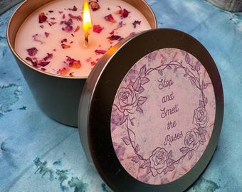 Vela de meditación "Detente y huele las rosas" con pétalos de rosa roja secos