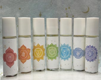 Set de perfume para chakras con 7 diminutos cristales en su interior: aceites para los chakras raíz, sacro, plexo solar, corazón, garganta, tercer ojo y corona.