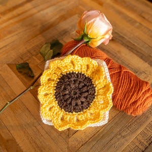 3-D Flower Granny Square PDF Pattern- Downloadable PDF Crochet Pattern - Beautiful Sunflower Granny Square