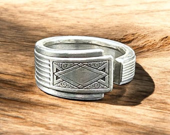 Vintage Spoon Ring: 1930 Oneida Noblesse Silver-Plated Art Deco