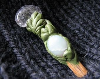 Glass stone - shawl pin wood, bamboo pin, green leaf, crackle glass