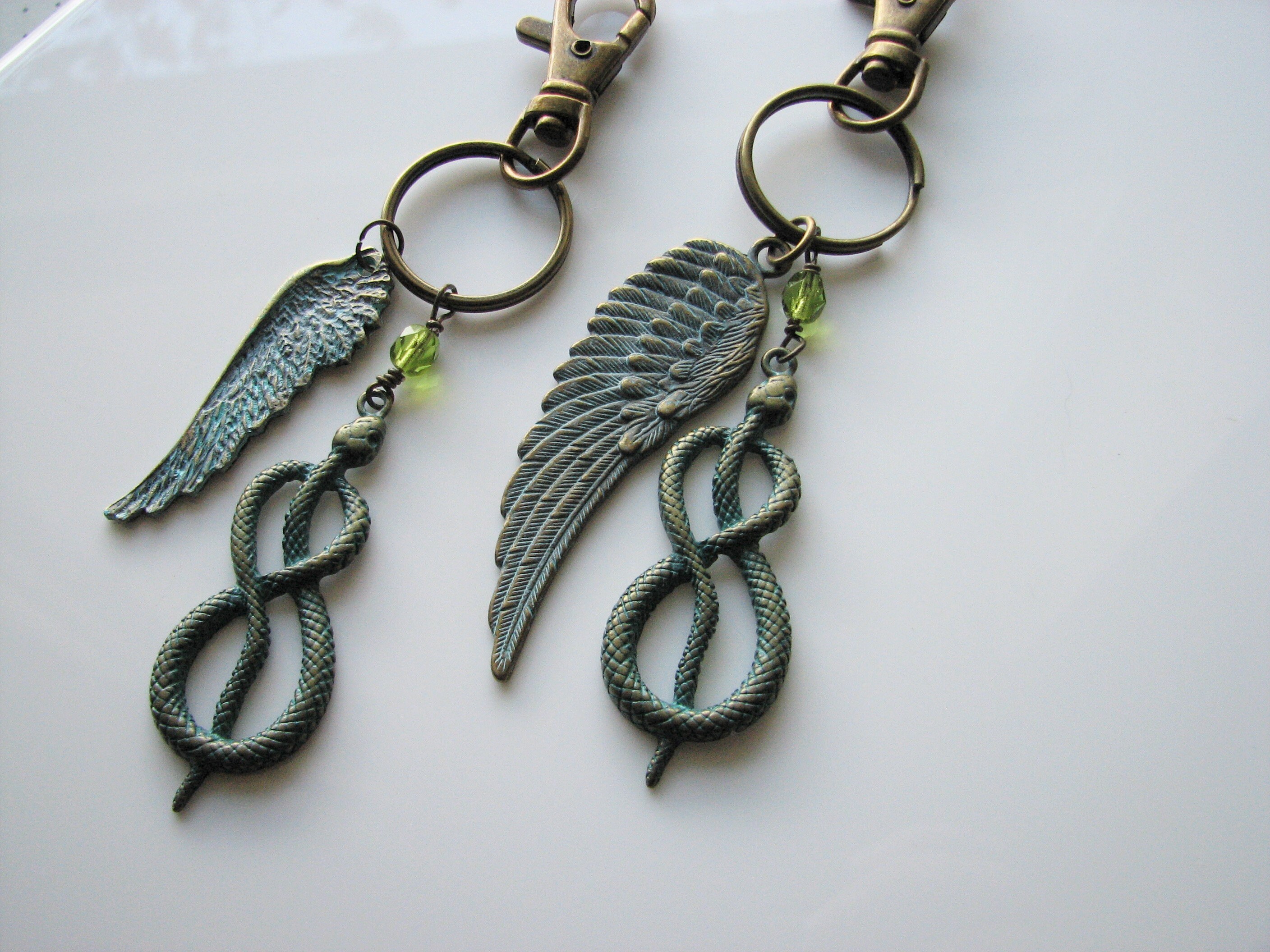 【匿名発送】WATWING Seraphim Acrylic Keychain Seraphim keychain | FERMINA ESOTERICA