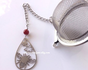 Flower and bee tea infuser - carnelian gemstone, stainless steel, tea ball strainer, beekeeper gifts, loose tea infuser, cottagecore