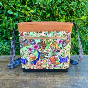 Bolso bandolera Disney Animal Kingdom personalizado Mickey Safari