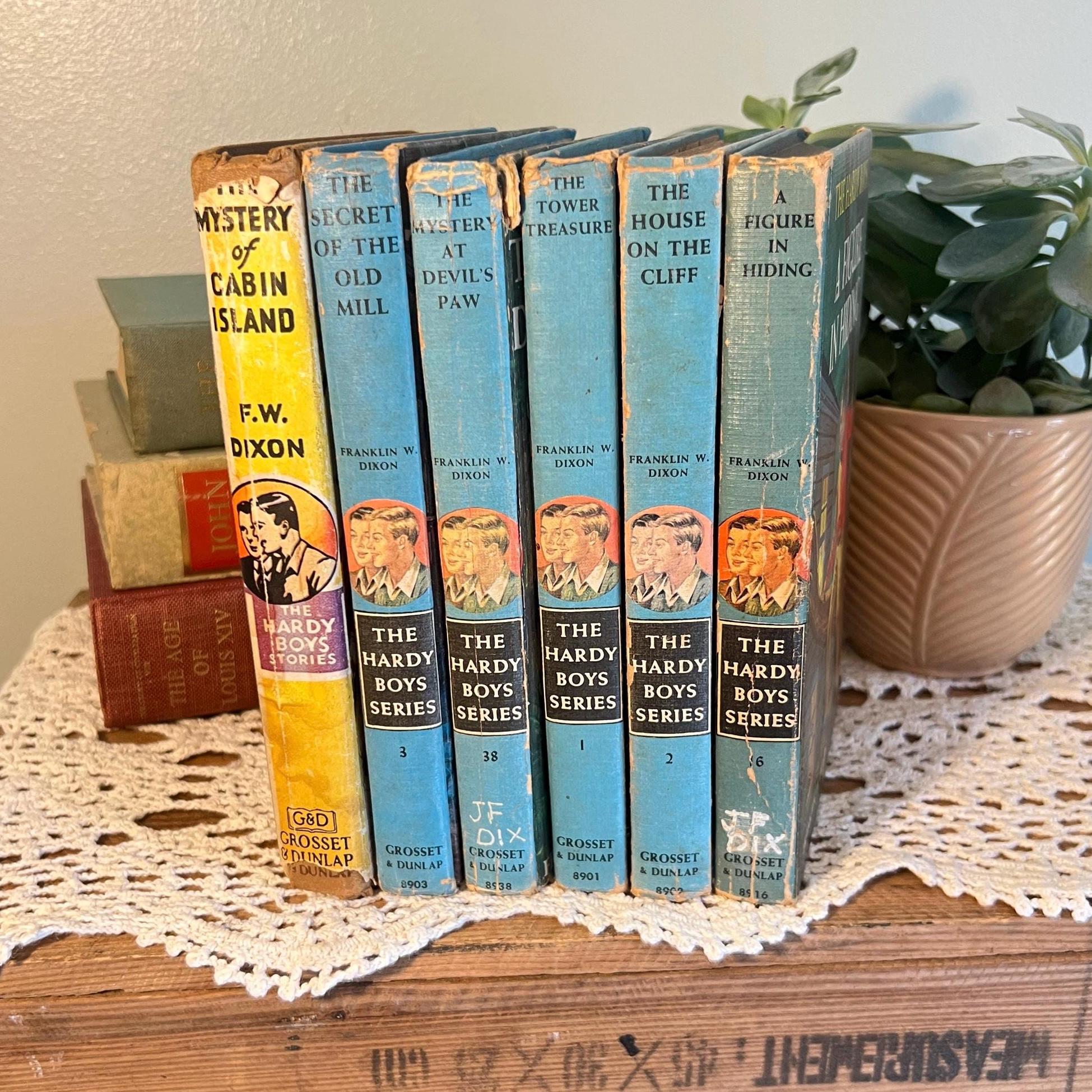 Vintage Hardy Boys Series Books Franklin W. Dixon Lot of 6 Hardcover book