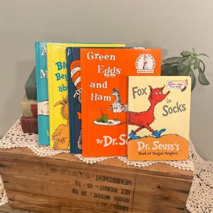 Lot of 5 Dr Suess Books Cat in the Hat Green Eggs and Ham Children&#39;s Coffee table book