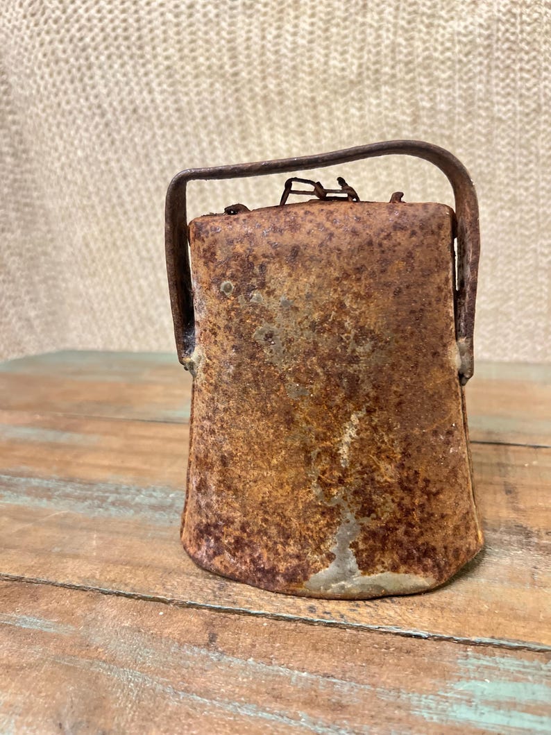 Vintage Metal Cow Bell Unbranded Rustic Primitive Rusty 1800's 6x5 ...