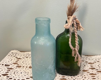 Botella de whisky de vidrio azul y verde vintage, lote de 2