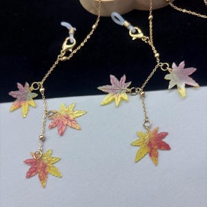 Esdoorn hangende glazenketting, esdoorn bedelglazen ketting, herfstbrilaccessoires