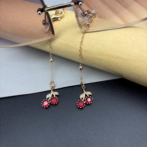 Catena per occhiali con ciliegia, gioielli con ciliegia rossa, catena per occhiali con bacche di frutta dolce, accessori per occhiali da sole