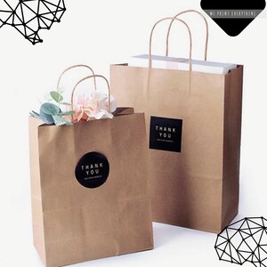 Piccole buste di carta con stampa personalizzata, stampa del logo personalizzato su buste di carta kraft all'ingrosso, buste di carta marrone moderne personalizzate con manici all'ingrosso