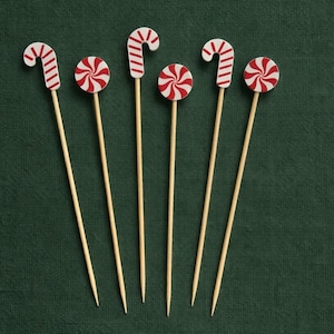 Kerstprikkers voor drankjes en hapjes, tandenstokers van snoeprietbamboe, cocktailprikkers voor de feestdagen