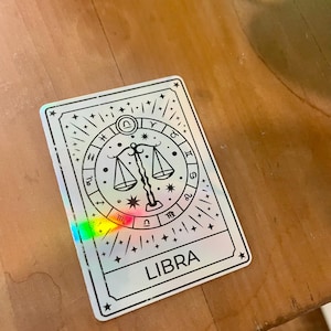 Waage Sternzeichen Tarot Aufkleber - Astrologie Geschenk - Holografischer oder glänzender Vinyl Aufkleber - Himmlischer Geburtstag Aufkleber