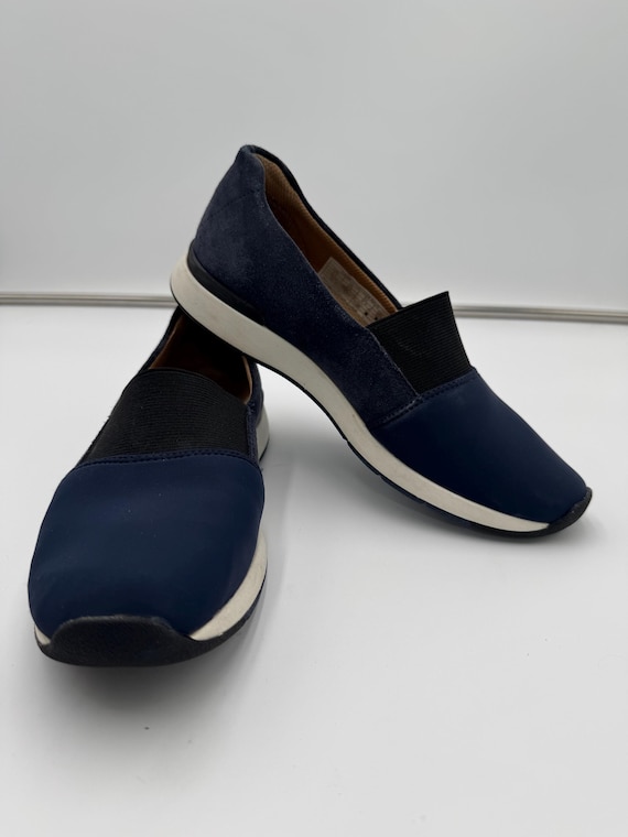 Vionic Cameo (Navy) Women's Shoes