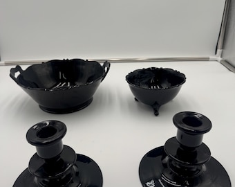Juego de 4 piezas de cuencos y candelabros de cristal amatista negro vintage de LE Smith, estilo mediados de siglo.