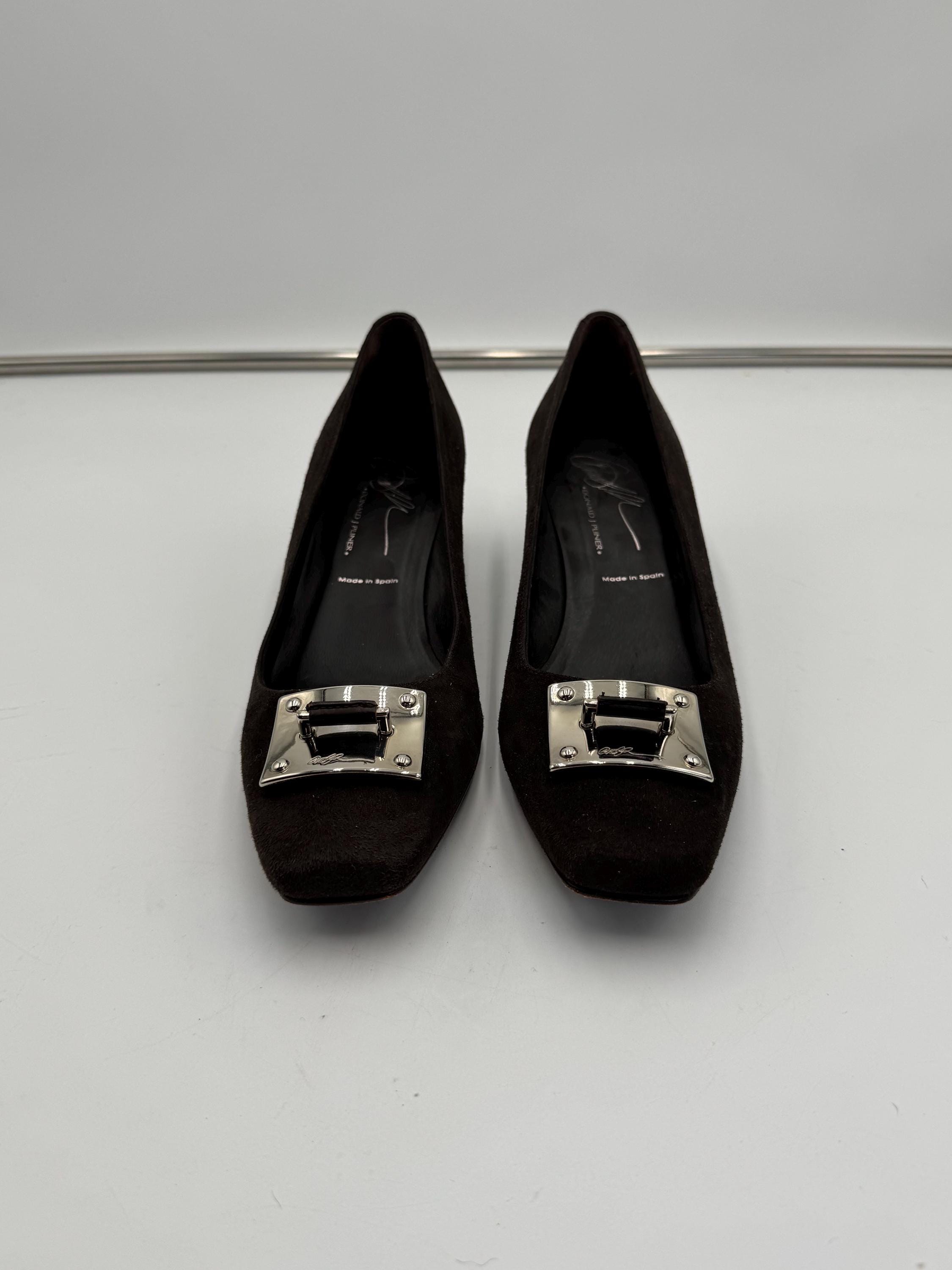 Donald J. Pliner NAIM-WX- Black Waxy Suede; Size: 15 Amazon.com | Donald Pliner Women main image 3
