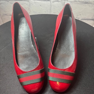 Authentic Gucci Red Leather Flats w/ Web Stripe – Women’s Size 8.5 (Style 253315)