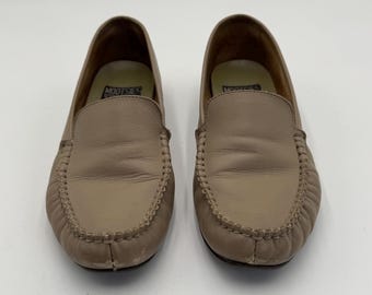 Mocasines de piel color topo Piccalo de Mootsies Tootsies para mujer, talla 8.5 M. Comodidad.