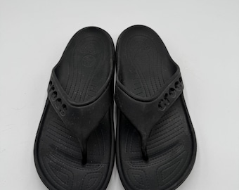 Crocs Unisex Black Flip Flop Sandals Size M12 Lightweight Comfort Thongs
