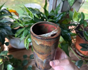 Taza de viaje de cerámica hecha a mano