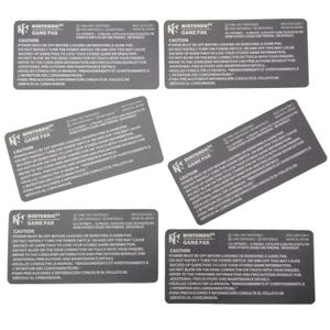 Peut inclure: Plusieurs cartes d'avertissement grises Nintendo 64 Game Pak. Chaque carte présente le logo Nintendo, "GAME PAK" et des instructions de prudence en anglais, français et espagnol. Fabriqué au Japon.