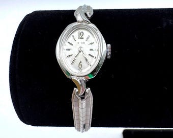 Elgin Women's Vintage Silver Tone Bracelet Watch 60s Art Deco Style Small