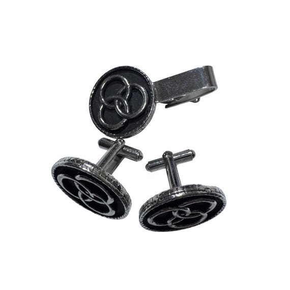 Silver Tone Interlocking Circle Design Cufflinks … - image 1