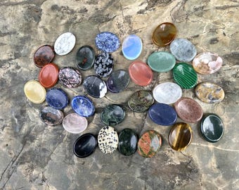 Natural Crystal Worry Stone， Pocket Palm Stone for Anxiety Relief, Stress Healing Gemstone, Reiki Energy Healing, Meditation Gift
