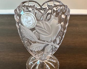 Vintage Anna Hutte Bleikristall 24% Lead Crystal Heart Shaped Vase Etched Frosted Floral Design
