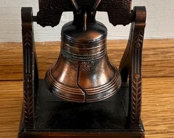 Vintage Liberty Bell Die-Cast Miniature Novelty Pencil Sharpener With Box