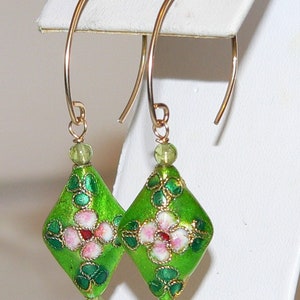 Boucles D'oreilles Pendantes Cloisonné Vert - Forme Poire - Attache à Crochet - Neuf Sans Emballage