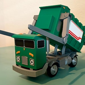 3D Printed Trash Truck Toy: Functional Wheels & Hopper, Personalized