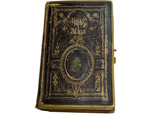 Antique 19th Century Holy Bible Oxford Leather Pocket Edition Gilt Edges W/ Clasp