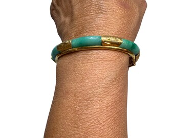 Vintage Gold-Ton Klapp Armreif Armband mit Grünen Stein Akzente & Sicherheitskette
